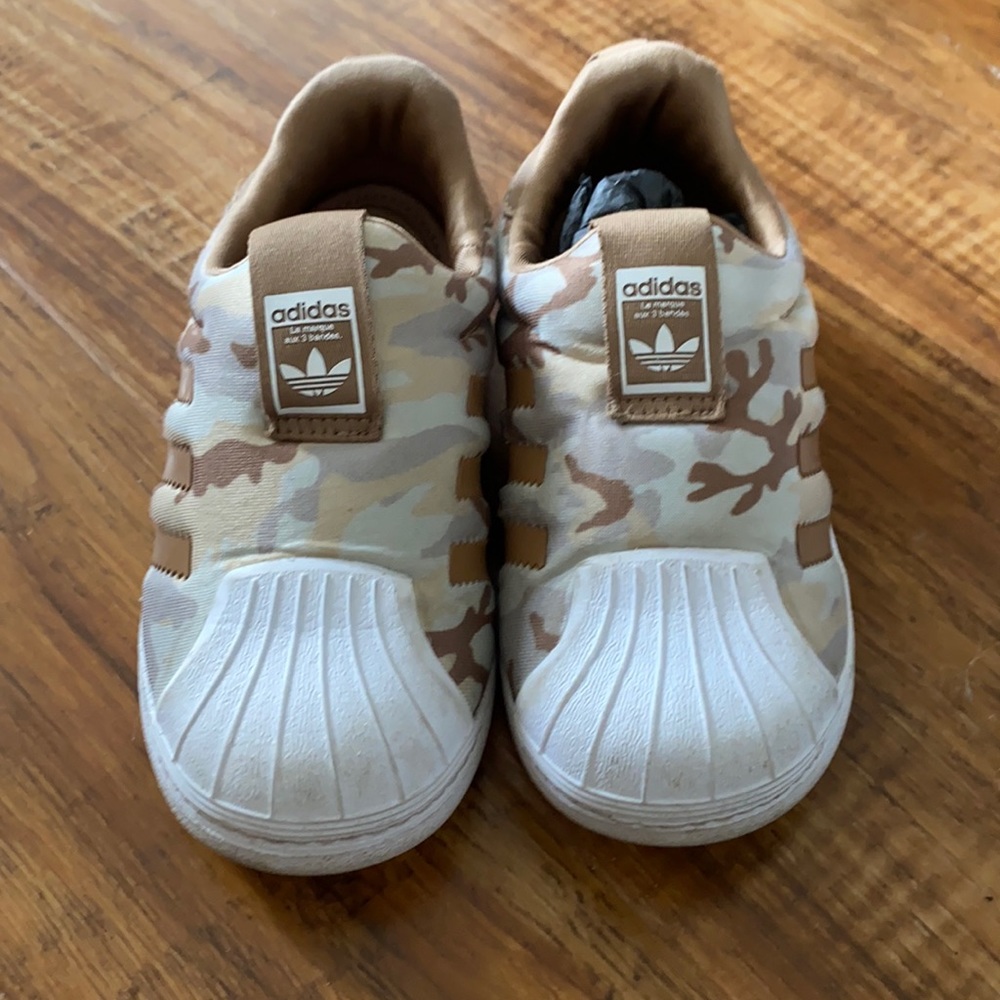 Adidas superstar